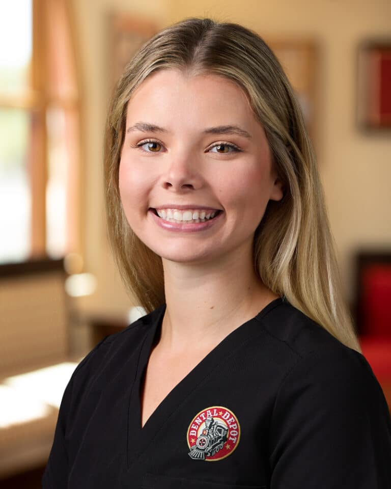 Headshot of Dr. Claire Simpson, DMD - Dentist in Surprise, AZ at Dental Depot